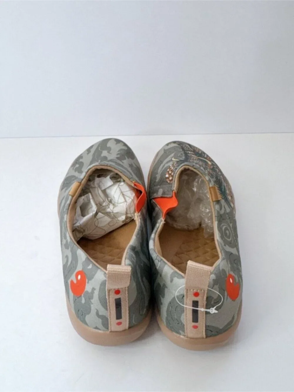 Men’s 8 UIN Elephant Art Slip-On Shoes Canvas Travel Casual Loafers